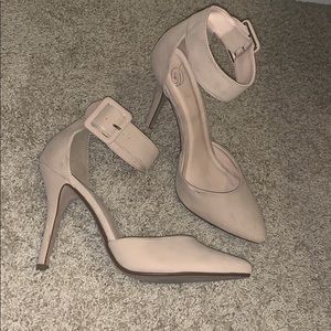 Sexy nude buckle heel
